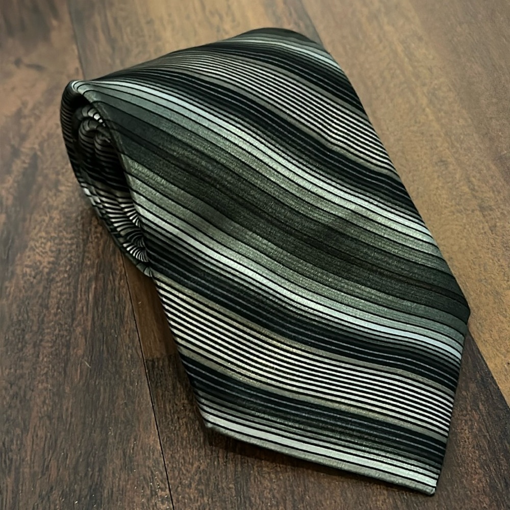 Via Europa Fine Neckwear 100% Silk Tie, Green, Cream, Navy, Black Striped